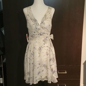 Sleevless floral dress ๐๐